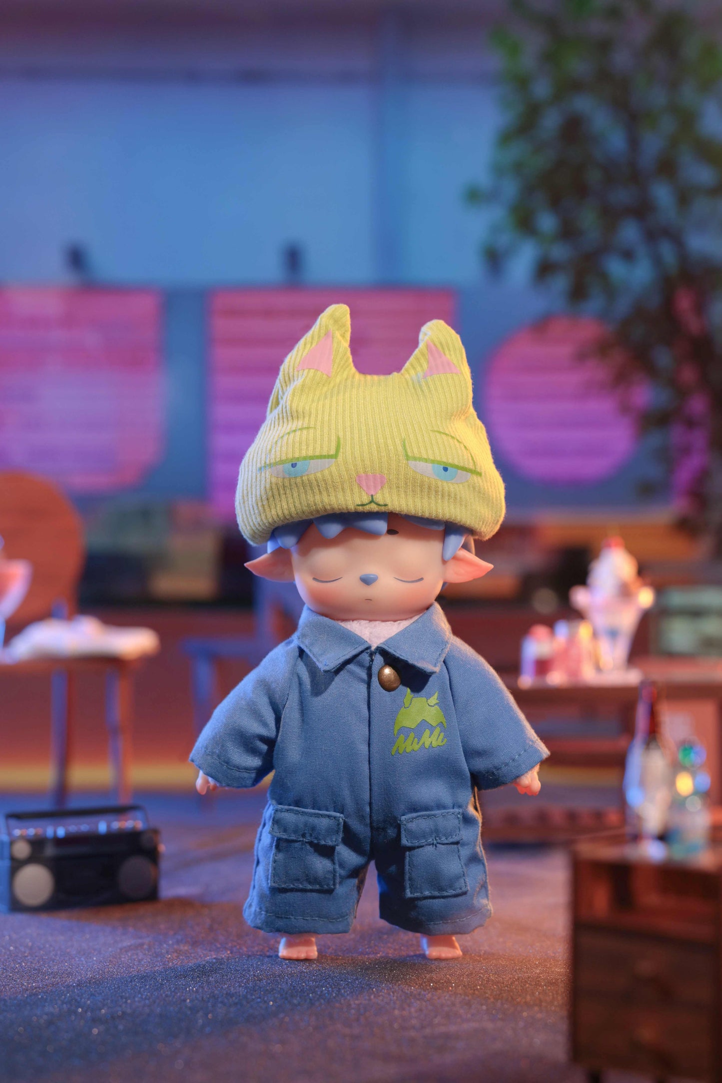 MIMI’s City Walk Plush